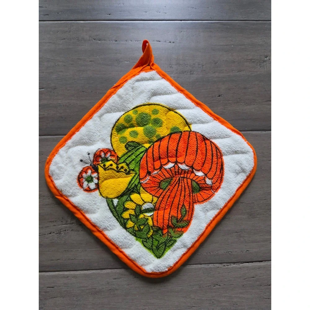 Vintage 70s Mushroom Pot Holders Set of 2 Orange Yellow Retro Kitchen Hot Pads